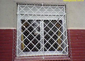 Rede removÃ­vel para janelas com estendedor de roupas