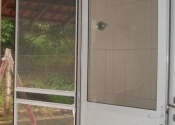 porta com dobradiÃ§a